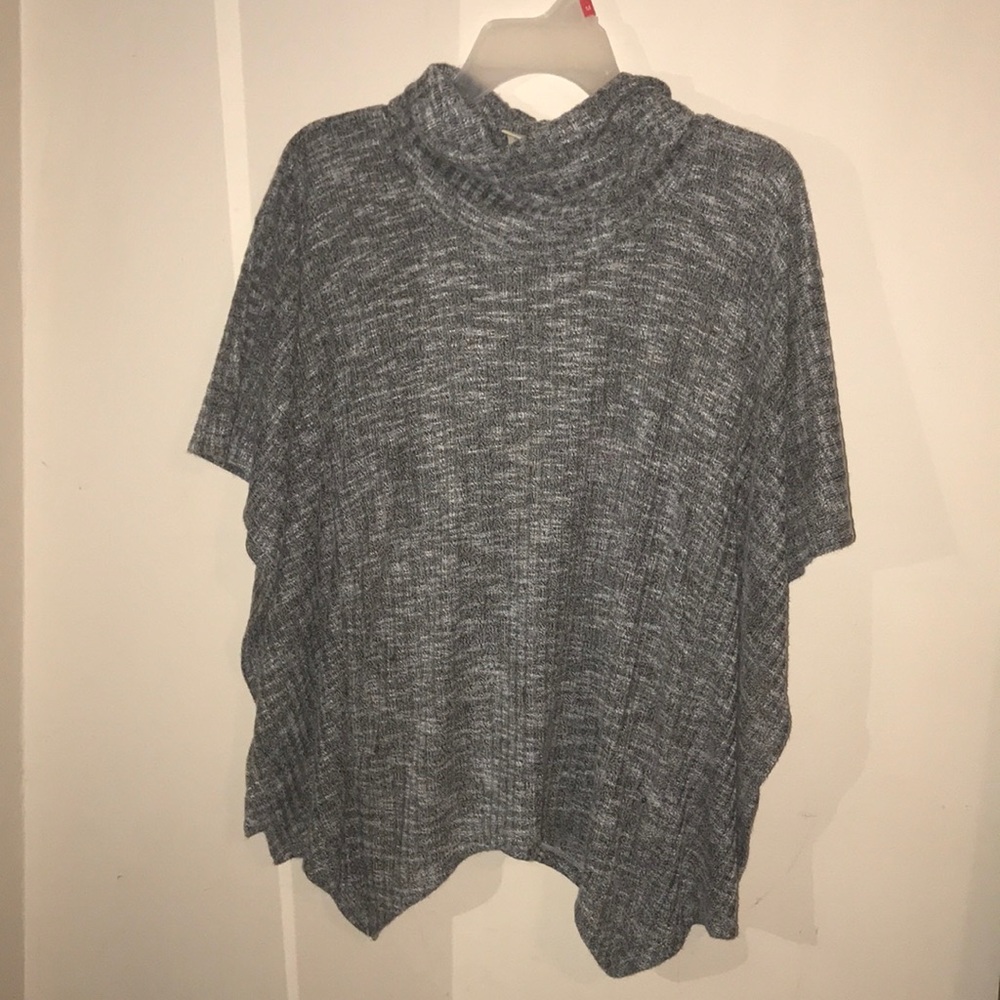 Women’s small mid sleeve sweater